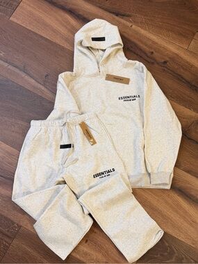 Essentials Men Cream Hoodie & Joggers Set